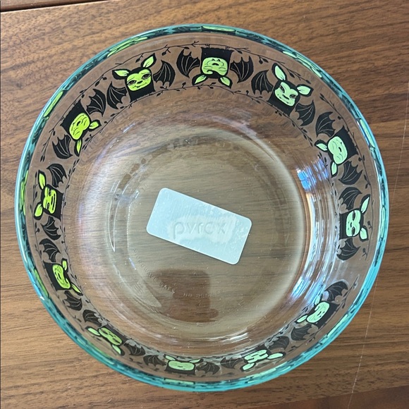 Pyrex Black and Green Halloween Glass Bowl - Picture 3 of 4